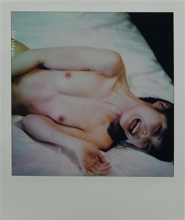 Araki Nobuyoshi (1940) SENZA TITOLO polaroid, cm 11x9 sul retro: firma