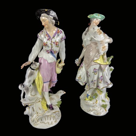 Coppia di sculture in porcellana, Meissen, circa 1750, dipinte in policromia...