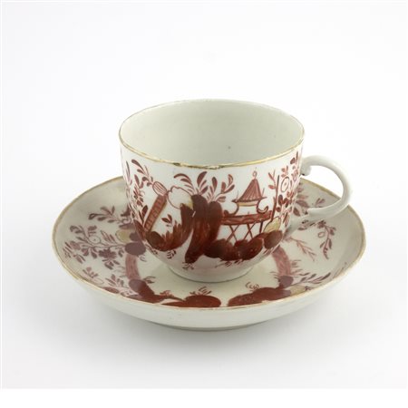 Tazza monoansata con piatto in porcellana, Venezia, Cozzi, circa 1770,...