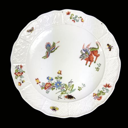 Piatto in porcellana kakiemon, Meissen, 1735-'40, dipinto in rosso ferro, blu...