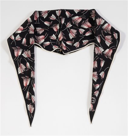 GUCCI Foulard a rombo in seta a fantasia floreale sui toni del nero, bianco e...