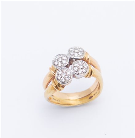 Anello in oro giallo, rosa e bianco 18K e diamanti, realizzato con gambo a...