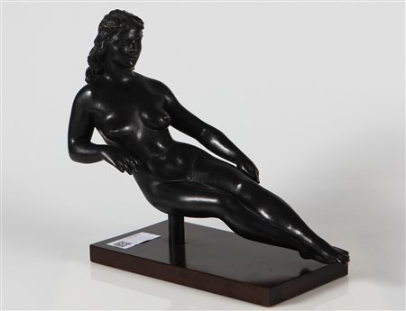 MESSINA FRANCESCO (1900 - 1995) Nudo femminile. Bronzo. Cm 40,00 x 31,00 x...