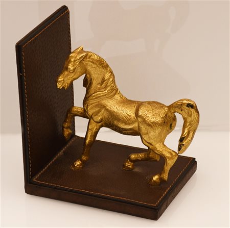  
Scultura in bronzo dorato raffigurante cavallo 
 cm 15x17