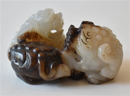 Cina scultura in giada "Cani di pho"<br>L 7 cm