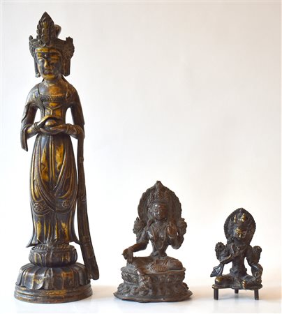 Cina n.3 sculture varie in bronzo<br>h 37,6 / 15 