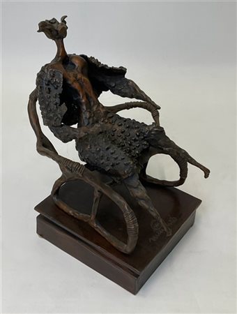 Luciano Minguzzi "Donna in poltrona" 1993
scultura multiplo in bronzo
cm 24x15x1