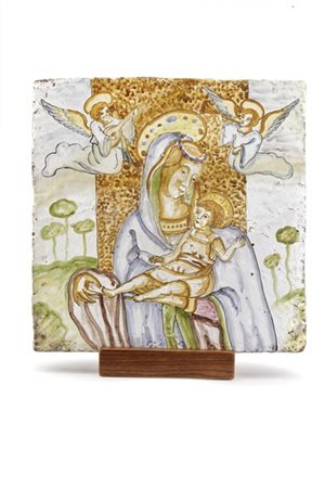 Madonna con Bambino tra angeli, formella in terracotta (cm 50x50x5) (difetti e