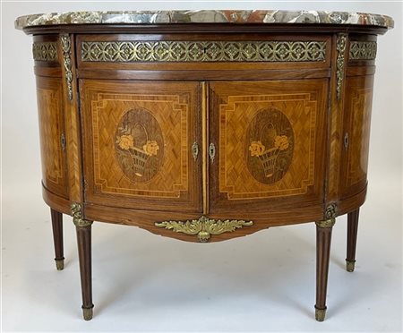 V. Valabrega, Torino, inizio secolo XX. Commode demi-lune a quattro ante ed un