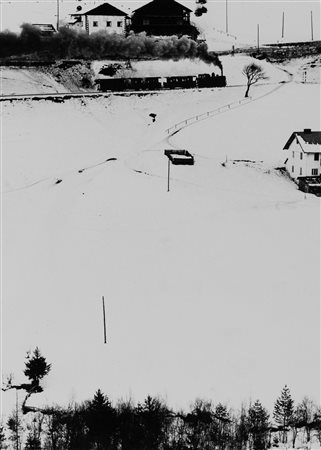 Gianni Berengo Gardin (1930)  - Il trenino della Val Gardena, Ortisei , 1958