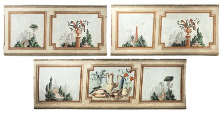 SERIE DI TRE PANNELLI DECORATIVI inizio del XX secolo dipinti a tempera su...