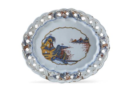 Manifattura Antonibon, Nove, secolo XVIII. Piatto ovale in maiolica con bordo t