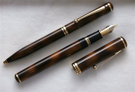 Sheaffer Timeless Connaisseur stilografica + penna a sfera - tartaruga