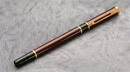 Waterman Executive roller - lacca borgogna e particolari oro