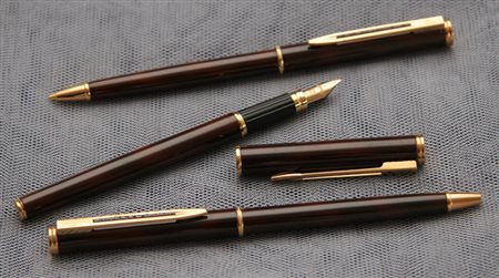 Waterman Executive stilografica con pennino oro 18 kt + penna a