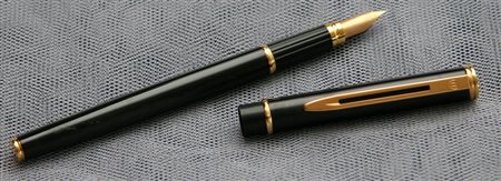 Waterman Executive stilografica con pennino oro 18 kt - lacca nera e...