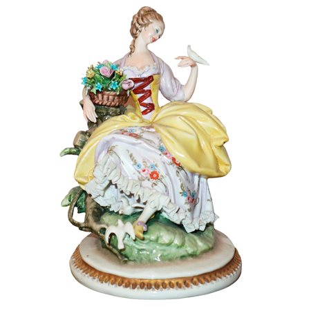 Capodimonte - Donna in porcellana con cesto di fiori ed uccellini, 20° secolo 