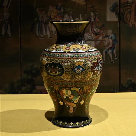 Vaso in smalto cloisonne, Giappone fine del XIX secolo