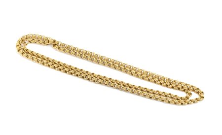  
Lunga collana in oro giallo 
 