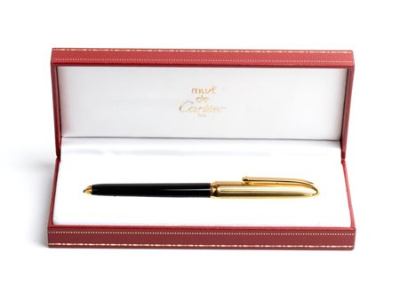  
Le Must de CARTIER: penna stilografica Phantere, pennino in oro 18K 
 