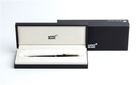  
MONTBLANC: penna stilografica Classic, pennino in oro 14K 
 