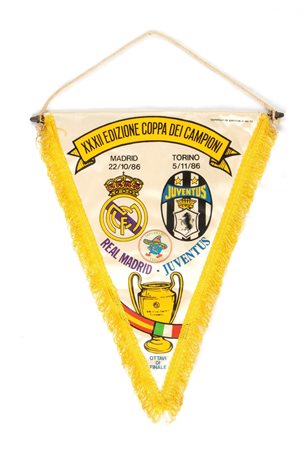  
Calcio, Gagliardetto REAL MADRID-JUVENTUS 1986
 cm.37x27