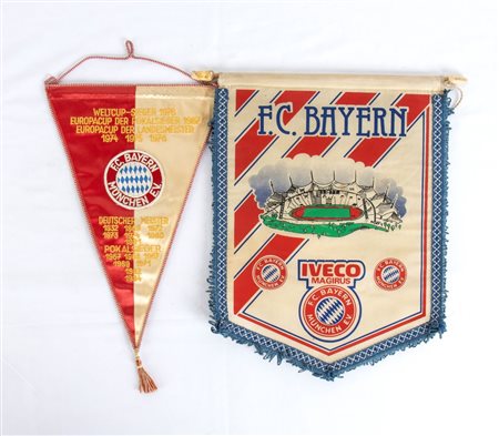  
Calcio, Germania, FC BAYERN MUNCHEN lotto due gagliardetti 1980s
varie cm.30 - 35