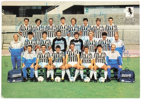  
Calcio, Italia, fotografia JUVENTUS 1986-87 autografata 1986
fotografia cm.34,5x24,5