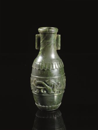 Vaso Cina dinastia Qing, periodo Daoguang (1820-1850), in giada...