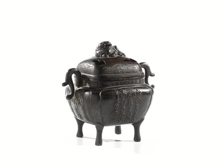 Incensiere Cina, dinastia Qing (1644-1911), decorato a rilievo con...