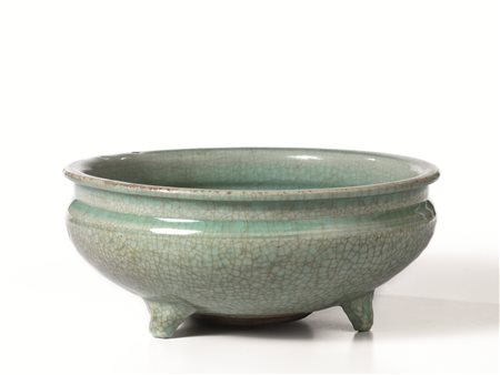 Incensiere tripode Cina sec. XVIII, in ceramica longquan celadon, diam cm...