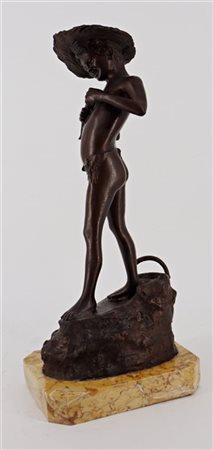 Giovanni Varlese "Pescatorello" 
scultura in bronzo (h cm 37)
Su base in marmo (