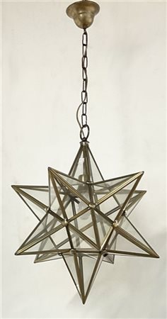 Lampadario in vetro e ottone a forma di stella. Italia, secolo XX. (d cm 46) (l