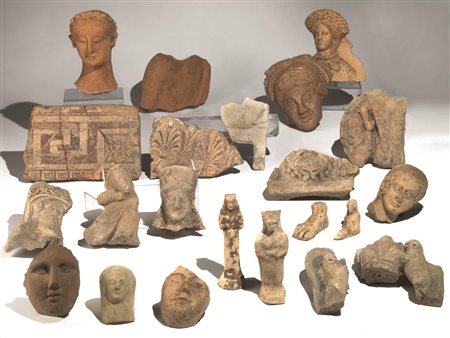 Importante collezione di sculture templariMateria e tecnica: impasto...