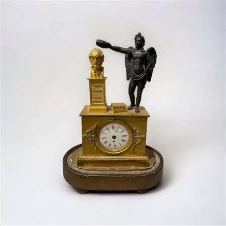  
Orologio Manifattura Francese, fine XIX secolo
bronzo  27 x 15cm