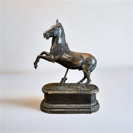 Chiurazzi  Napoli (XIX - XX secolo) 
Cavallo Rampante 
bronzo  57 x 50cm