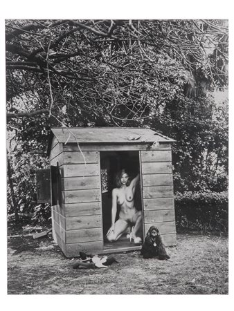 Helmut Newton (Berlino, 1920 - Los Angeles, 2004) Domestic nude 7 1992 (Opera...