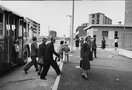 Mario De Biasi (1923-2013)  - Senza titolo (Città di Milano), 1956