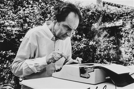 Sebastião Salgado (1944)  - Italo Calvino, Roma, 1983