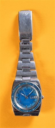 WITTNAUER DIVER, anni '70. Cassa tonneau in acciaio, quadrante blu, indici...