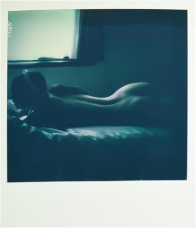 Araki Nobuyoshi SENZA TITOLO polaroid, cm 11x9 sul retro: firma