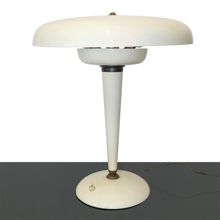 Lampada da tavolo ministeriale in latta laccata beige