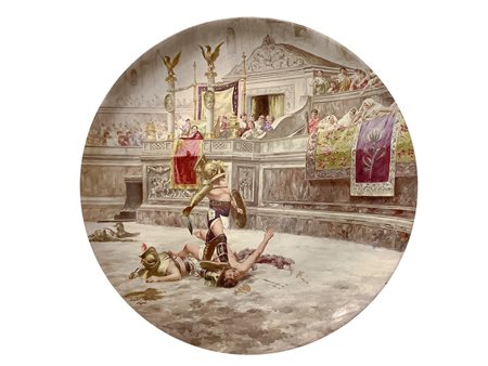 Pasquale Cappelli (Napoli 26 agosto 1866)  - Grande piatto Con dipinto raffigurante scena di lotta di Gladiatori in anfiteatro, Fine 19° secolo