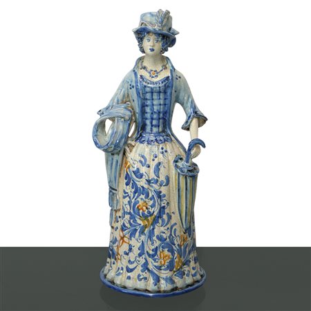 Lumiera con raffigurazione femminile di donna con ombrello in maiolica di Caltagirone