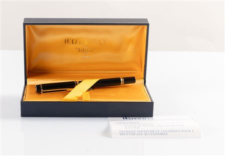 WATERMAN PARIS Penna stilografica con pennino in oro 18 carati . Corredata di...