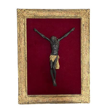 Scultura in legno intagliato raffigurante Cristo con panneggio dorato su...