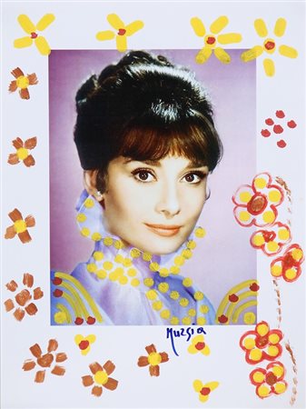 MURGIA MARIA (n. 1935) Omaggio a Audrey Hepburn. 2013. Fotografia dipinta. Cm...