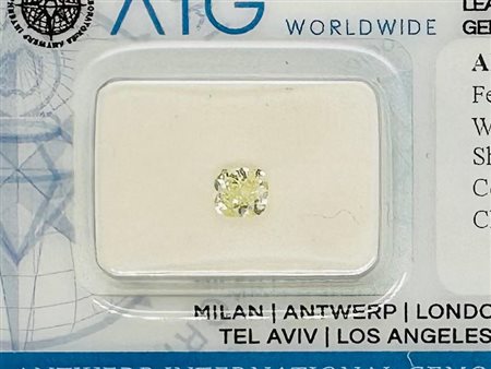 DIAMANTE NATURAL POLISHED 0,42 CT NATURAL FANCY GIALLO CHIARO - VS2- CERTIFICATO AIG - UD30121-1