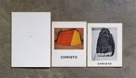 CHRISTO(1935 - 2020)Lotto di tre cataloghiOtterlo Mastaba. Project for the...