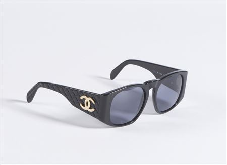 CHANEL - Occhiali da sole.